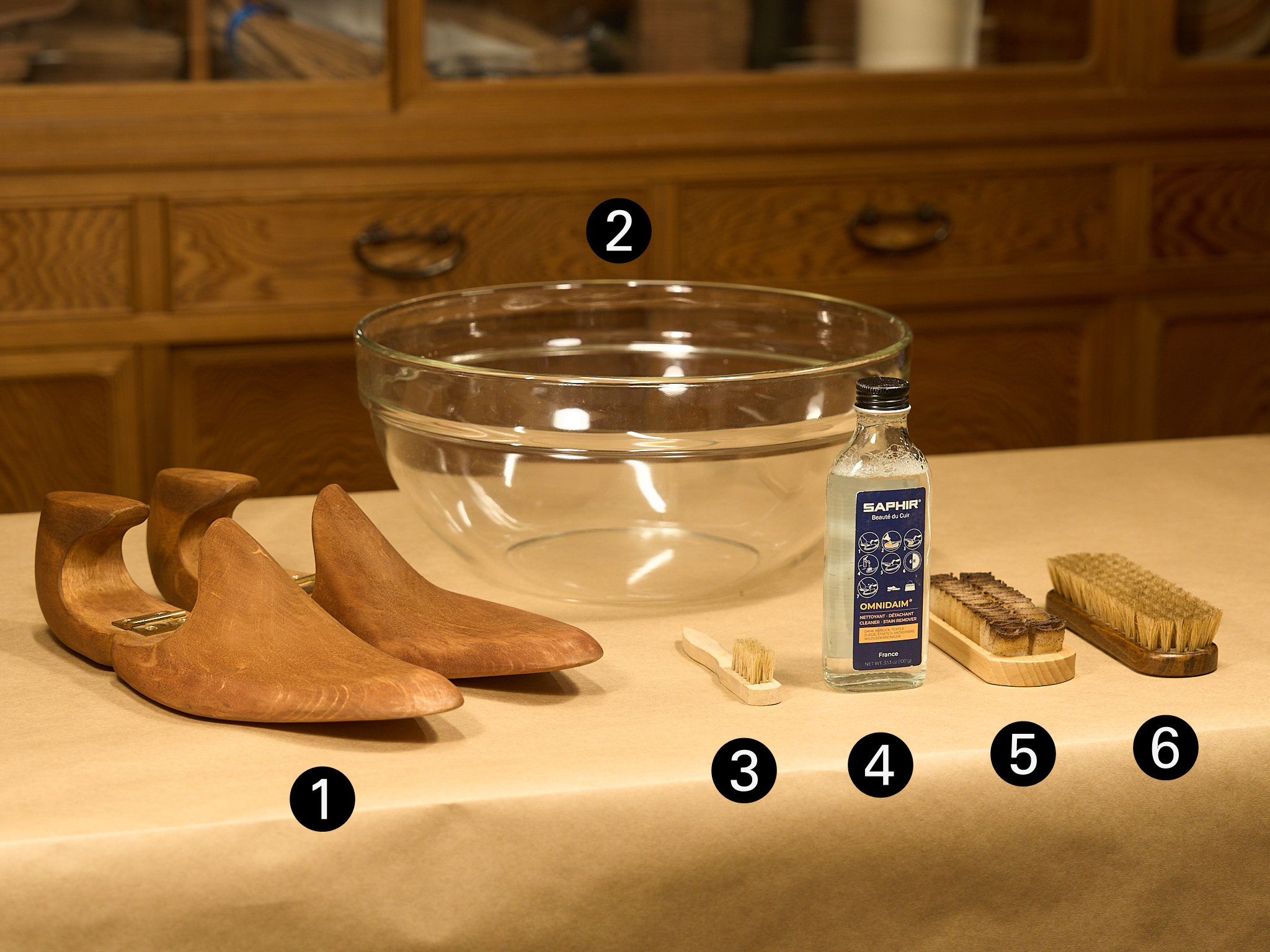 Tools for removing water stains from suede shoes